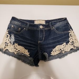 🤑Almost famous jean shorts